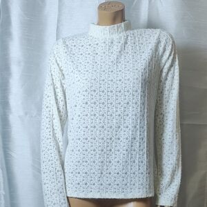 White Boxy Mandarin‎ Collar Sweater
